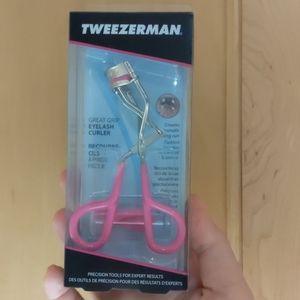 Tweezerman eyelash curler in neon pink Brand new